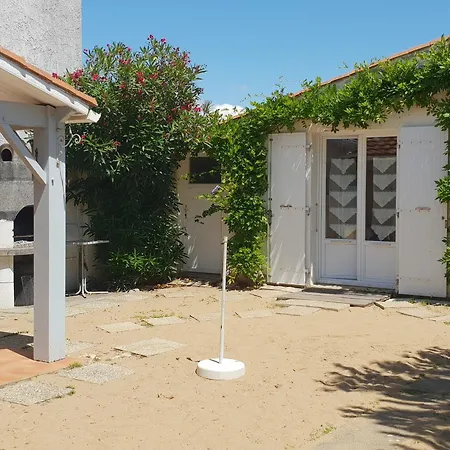 Maison Vendeenne Renovee, Proche Et Commerces, Independantes, Jardin Prive - Fr-1-476-76 *