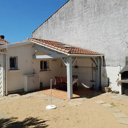 Maison De Charme Rénovée, Proche Et Commerces - Fr-1-476-76 *